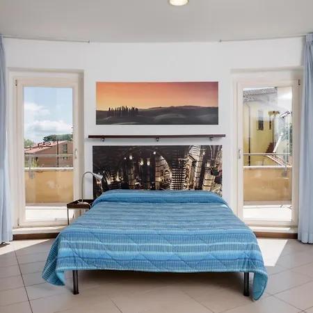 皮希尼港公寓酒店